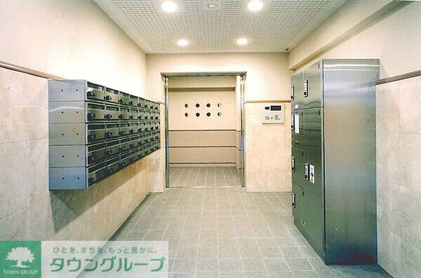 ロビー(部屋探しは株式会社　タウンハウジング　までお気軽にお問合せ…)