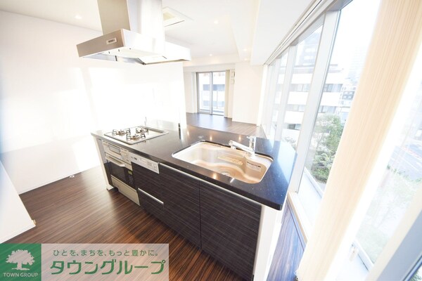 キッチン(お問合せは(株)タウンハウジングレジデンス事業部【03-…)