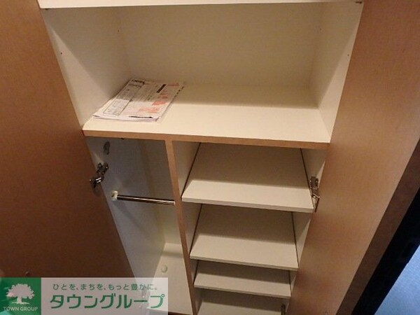 玄関(靴入)