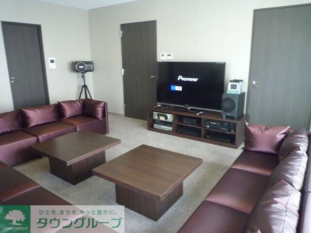 物件内観写真5　(2011年5月撮影　シアタールーム)