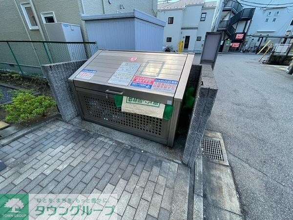 設備(ゴミ集積所)