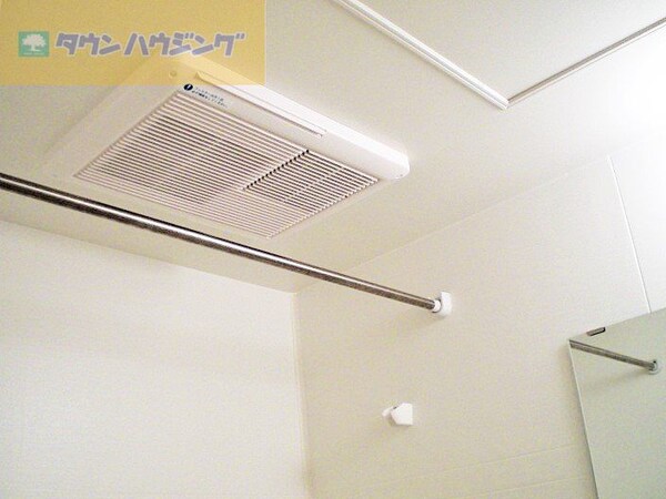 バス／シャワールーム等(浴室乾燥機)
