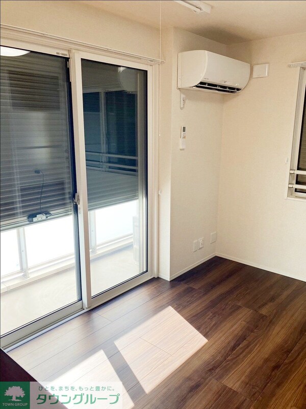 眺望(床や建具の色が異なる場合がございます。)