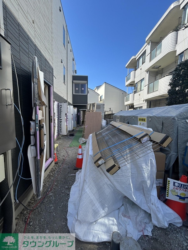 エントランス(駐車場)