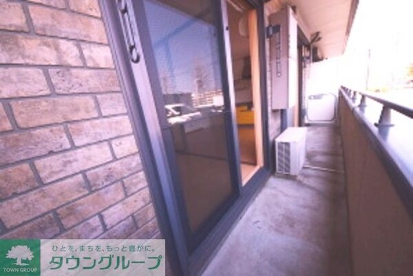 バルコニー(２部屋にまたがる大型バルコニーです)