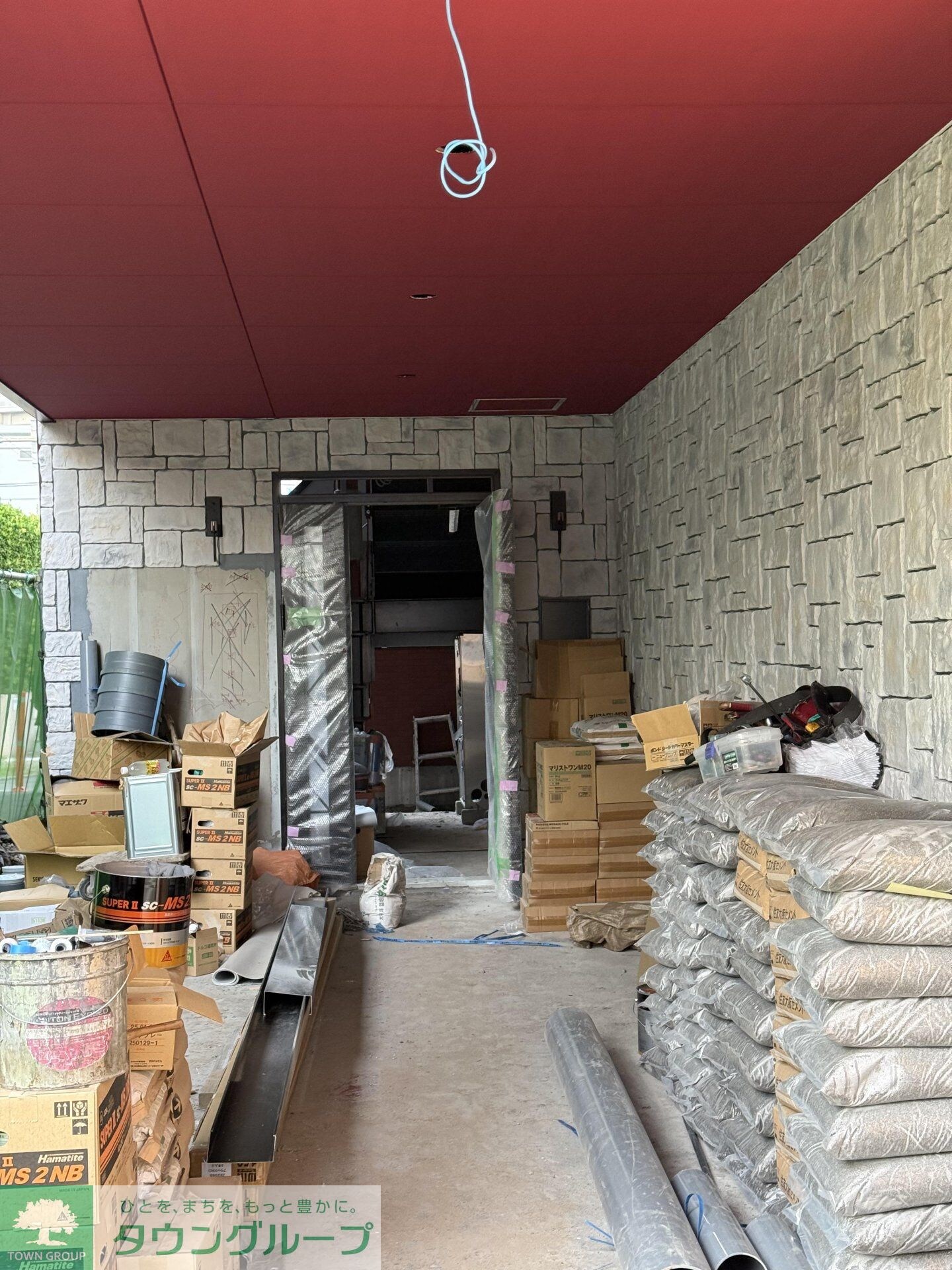 物件内観写真4　(エントランス)