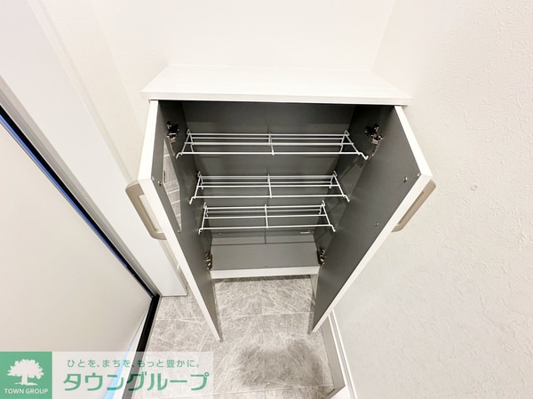 玄関(お部屋探しは【タウンハウジング千葉店】にお任せ下さい♪)