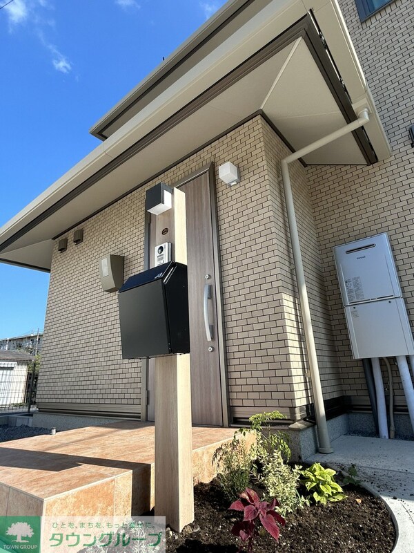 エントランス(お問合せは【タウンハウジング】まで！※現地待合わせ相談可！)