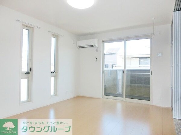 リビング・居室(現地待ち合わせ歓迎♪お問合せはタウンハウジング千葉店まで！)