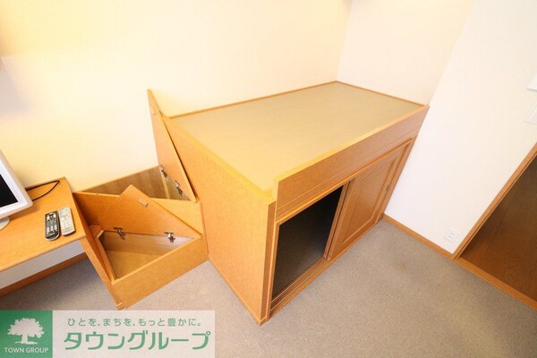 その他(造付けベッドあり、ベッド下収納あり)