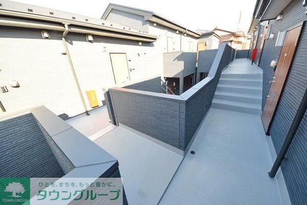 その他(号室によって通路と階段が分かれます)