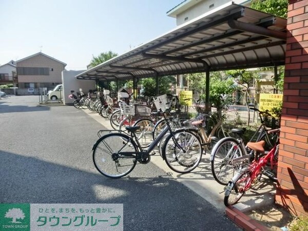 共有部分(屋根付き駐輪場ございます)