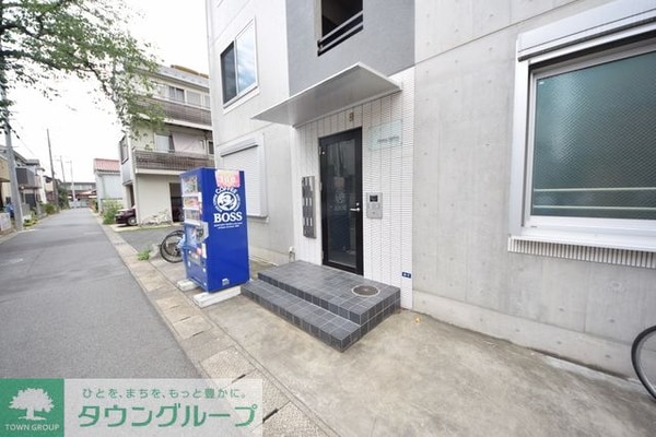 エントランス(お問合せはタウンハウジングまで！※現地待合わせ相談可能)