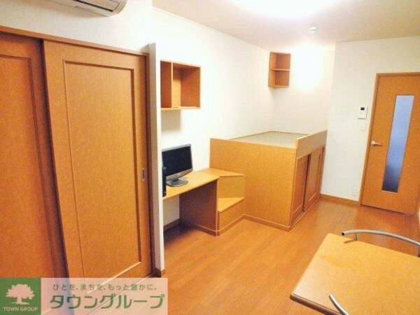 子供部屋(造付けベッドあり、ベッド下収納あり)