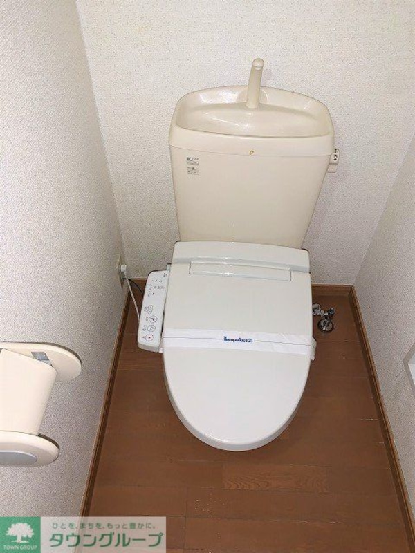 トイレ(温水洗浄便座付き　1人暮らしにも嬉しいバス・トイレ別！)