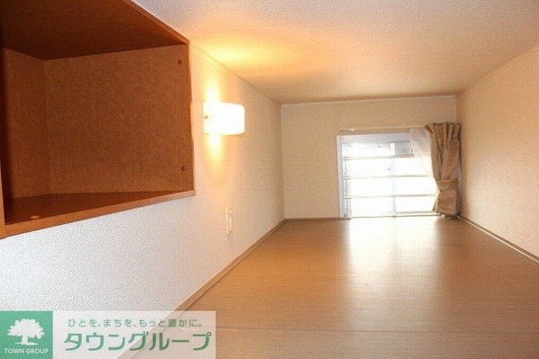 その他室内・内装(小窓付きの快適なロフト空間♪)
