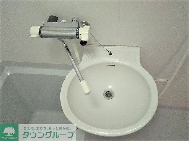 物件内観写真13　(混合水栓で温度調節が簡単！)