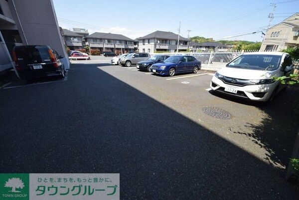 駐車場(敷地内駐車場　空き無し)