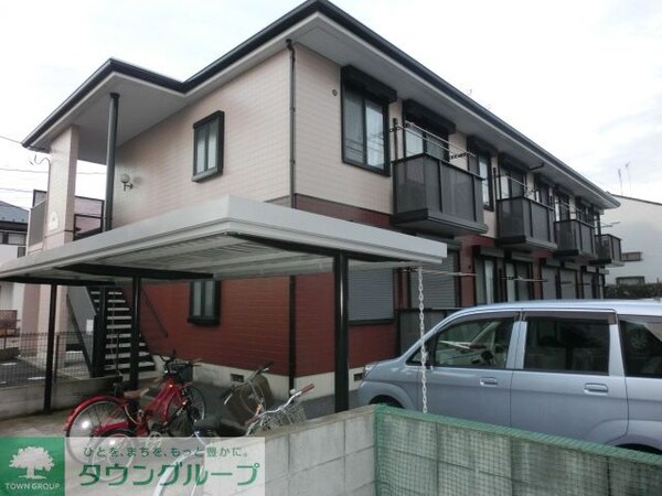 エントランス(外観別角度)