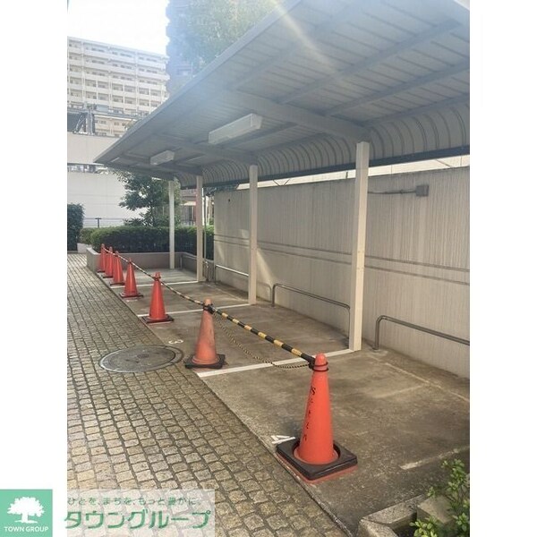 その他(バイク置き場)