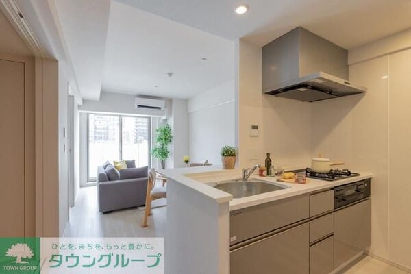 キッチン(Oタイプ2025年6月撮影 MR時の写真で調度品等は含まれ…)