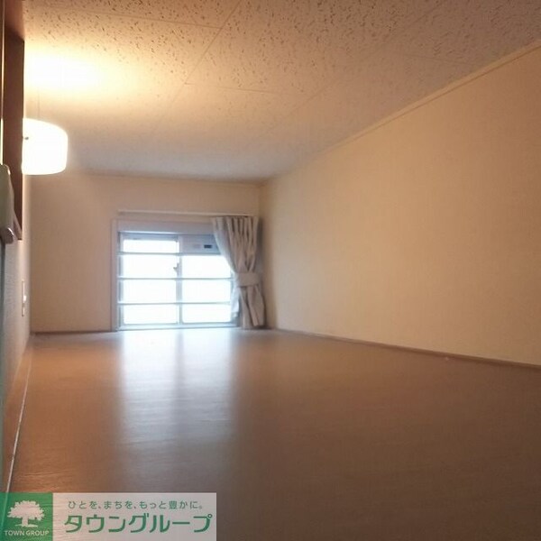 その他室内・内装(小窓付きの快適なロフト空間♪)