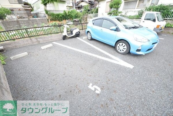 駐車場(お部屋探しはタウンハウジング千葉店へお任せください。)
