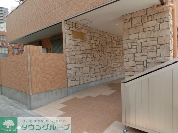 エントランス(お問合せはタウンハウジングまで！※現地待合わせ相談可能)