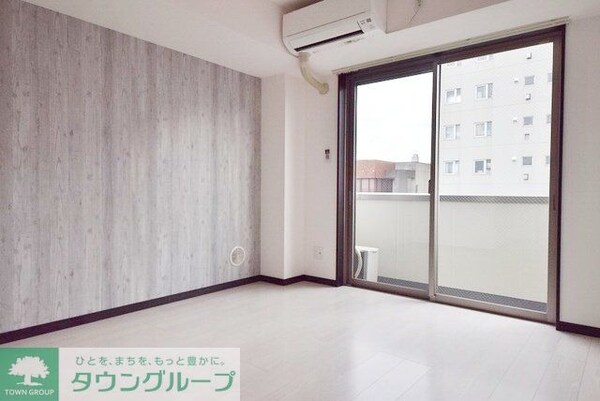 その他室内・内装(広々、9.8帖フローリング洋室)