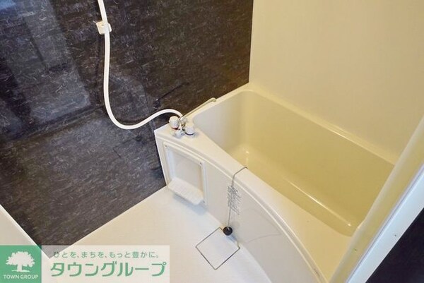 バス／シャワールーム等(おしゃれなパネルのバスルーム)