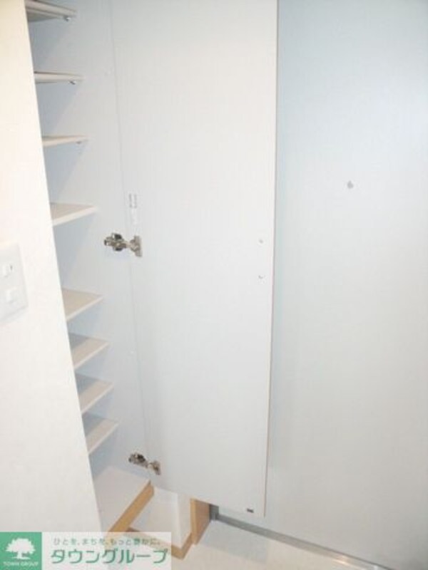 玄関(お部屋探しは【タウンハウジング千葉店】にお任せ下さい♪)