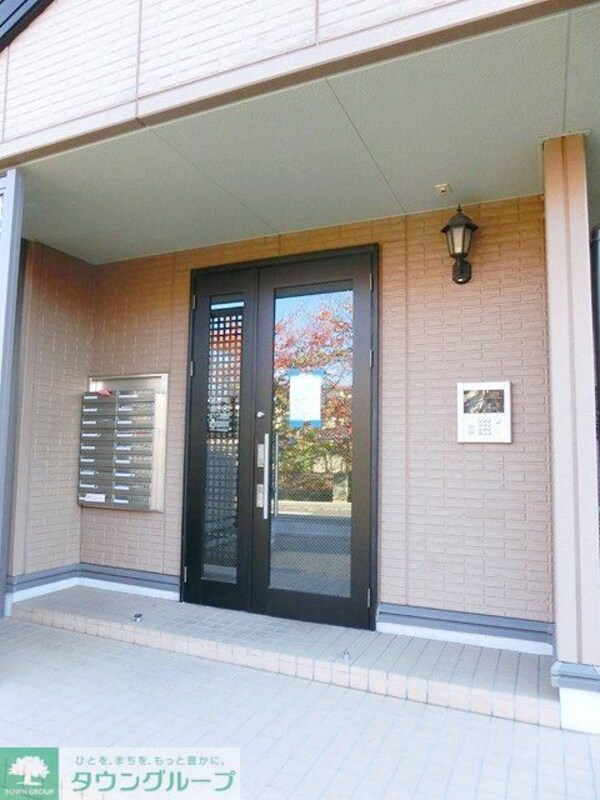 エントランス(お問合せはタウンハウジングまで！※現地待合わせ相談可能)