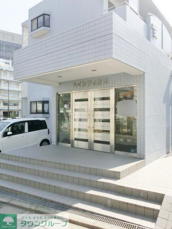 エントランス(お問合せはタウンハウジングまで！※現地待合わせ相談可能)