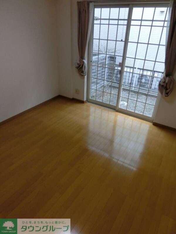 リビング・居室(広々としたリビング)