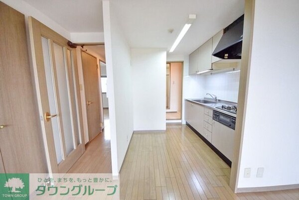 設備(キッチンからも浴室へ行けます)