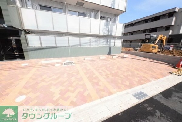 駐車場(駐車場です)