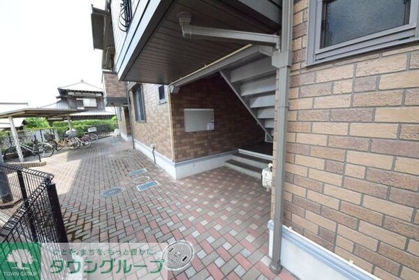 エントランス(お問合せはタウンハウジングまで！※現地待合わせ相談可能)