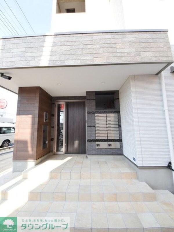 エントランス(お問合せはタウンハウジングまで！※現地待合わせ相談可能)