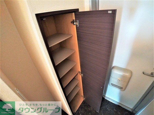 設備(シューズボックス)