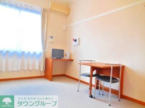 リビング・居室(2階は全室防音効果を考慮したカーペット仕様です。)