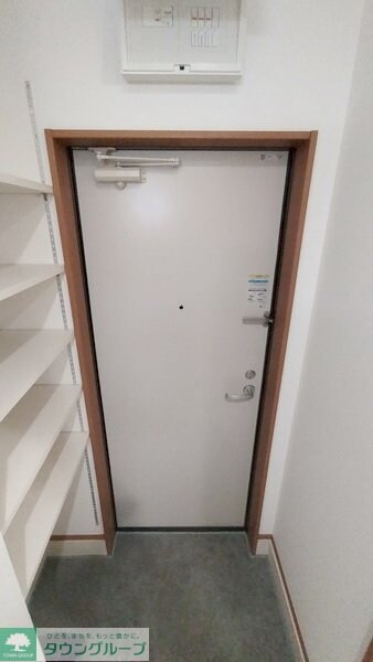 物件内観写真3　(玄関)