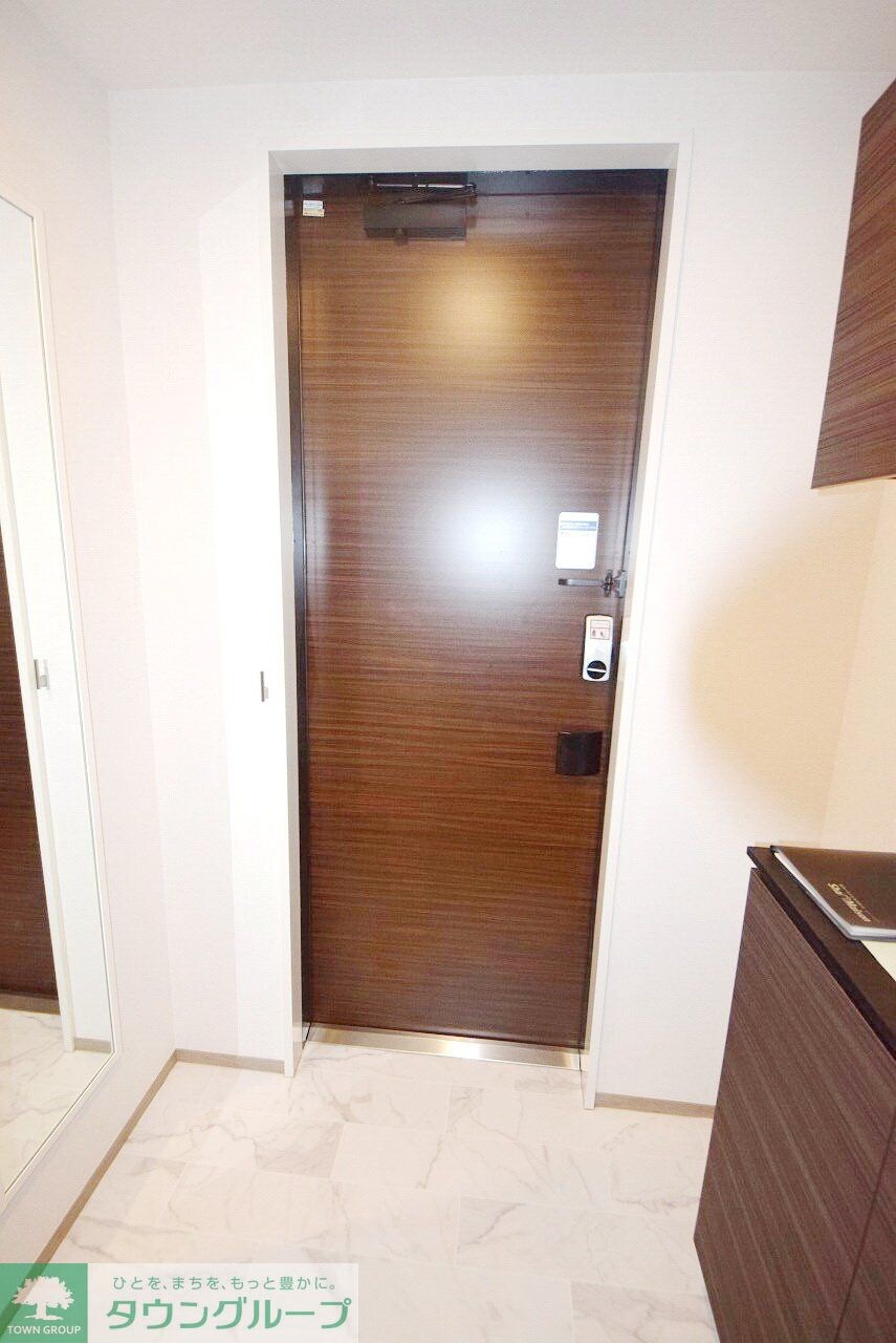 物件内観写真10　(玄関)