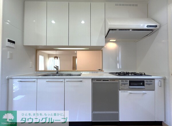 キッチン(システムキッチン、食洗器、３口ガスコンロ)