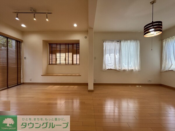 その他室内・内装(LDヌック、テラス窓防犯シャッター付※照明・ブラインド性能…)