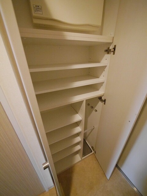 物件内観写真22　(収納)