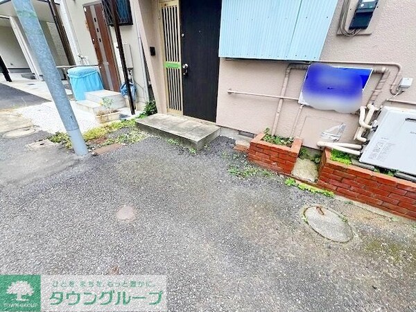 エントランス(駐車場)