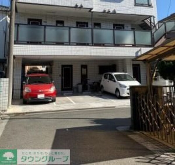 エントランス(駐車場)