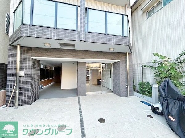 エントランス(駐車場)