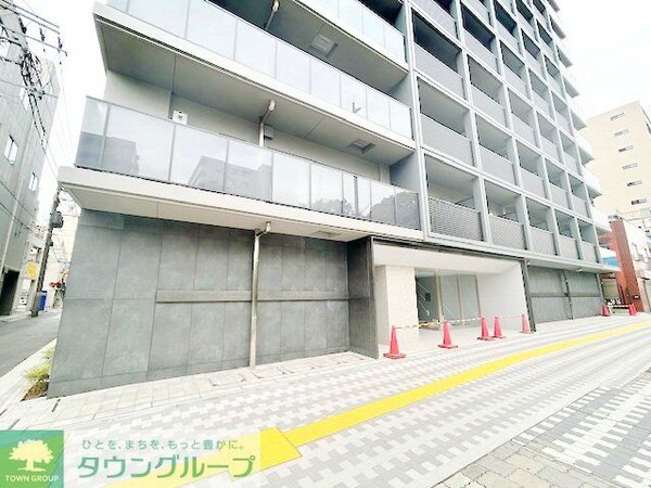 エントランス(駐車場)