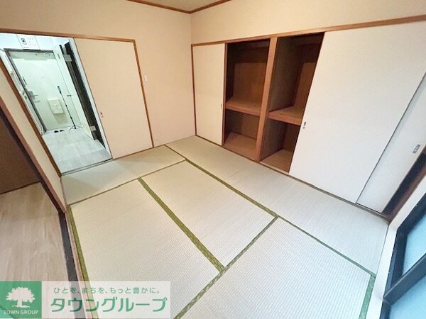 寝室(玄関)